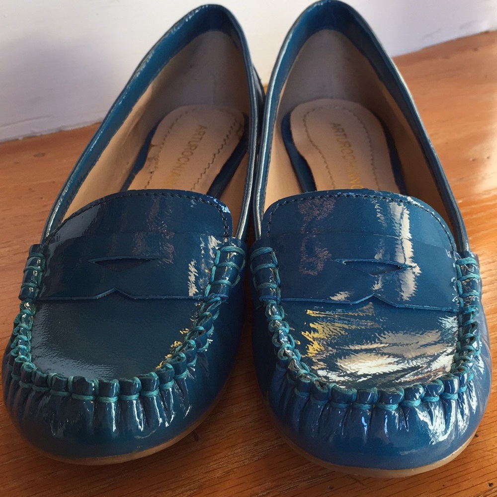 Arturo Chiang Maddiea teal patent penny loafers
